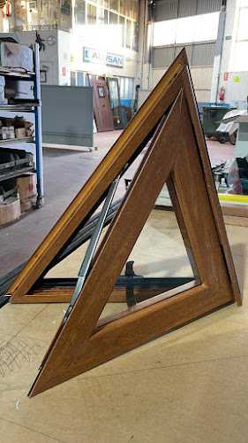 Fotografia tomada fuera de Domos Geodésicos Sentral - Carpintería en San Marcial, Zamora