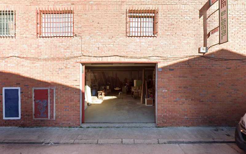 Fotografia tomada fuera de Carpintería Miguel García Prieto S.L. - Tienda de armarios en Talavera de la Reina, Toledo