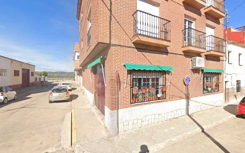 Fotografia tomada fuera de Carpintería Anju - Tienda de armarios en Talavera de la Reina, Toledo