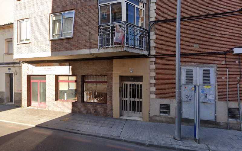 Fotografia tomada fuera de Lavabos de Madera Ruiz - Carpintero en Talavera de la Reina, Toledo