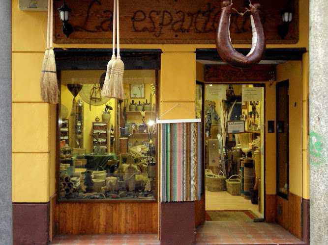 Fotografia tomada fuera de La Espartería Talavera - Artesanía en Talavera de la Reina, Toledo
