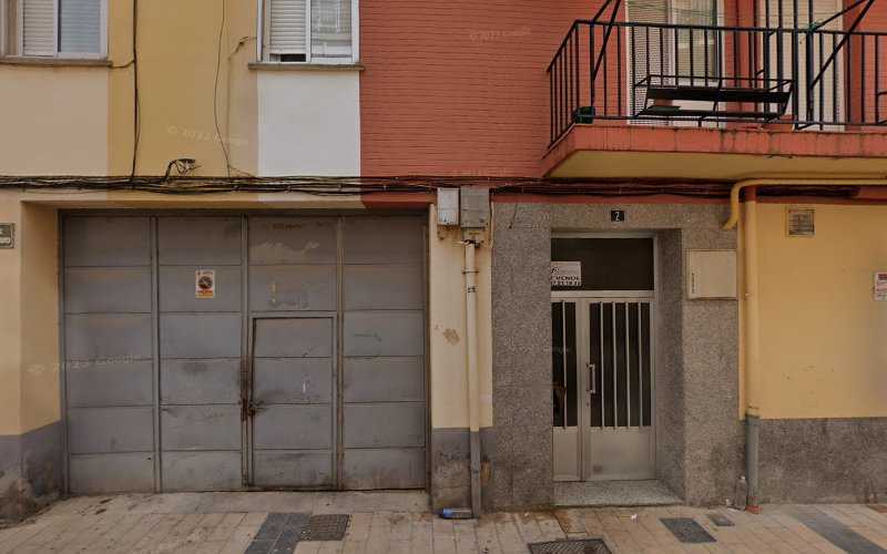 Fotografia tomada fuera de Muebles Castro - Tienda de armarios en Aranda de Duero, Burgos