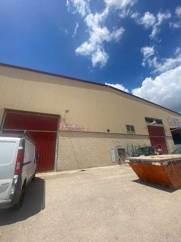 Fotografia tomada fuera de Tecnofusta - Carpintería en Santa Maria del Camí, Baleares