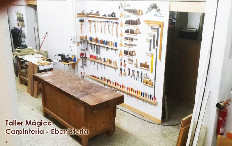 Fotografia tomada fuera de El Taller Mágico. Carpintería y restauración. - Carpintería en Oviedo, Asturias