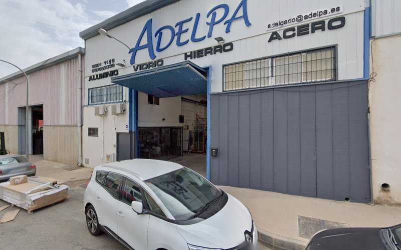Fotografia tomada fuera de ADELPA ALUMINIOS - Carpintería metálica y de aluminio en Huércal de Almería, Almería