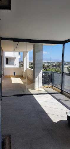 Fotografia tomada fuera de Jaraluminios - Carpintería metálica y de aluminio en Huércal de Almería, Almería