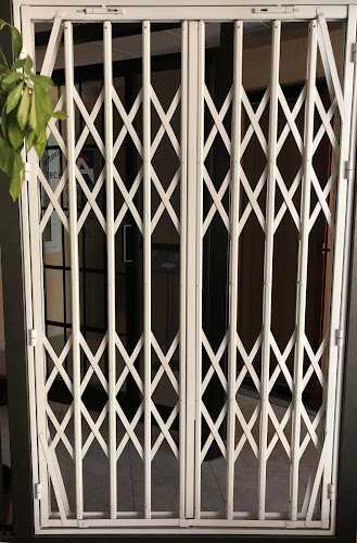 Fotografia tomada fuera de Cristalleria Anoia Arsal - Cerrajero en Sant Sadurní d'Anoia, Barcelona