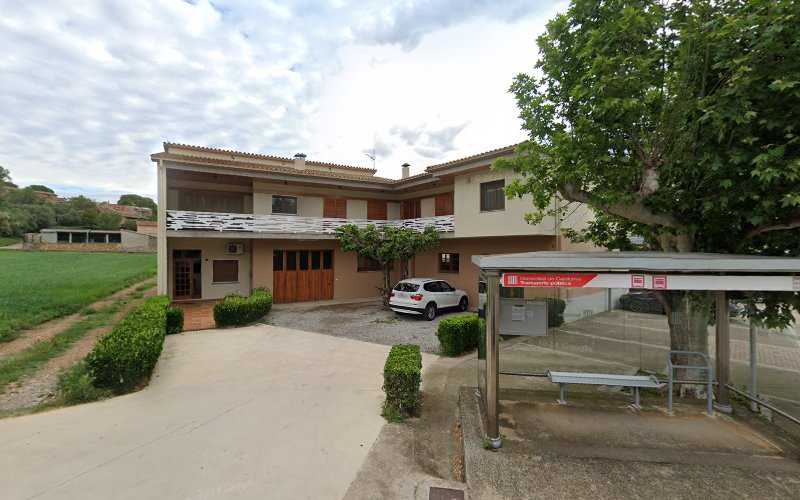 Fotografia tomada fuera de Esteve Gifreu - Fusteria en Esponellà, Girona