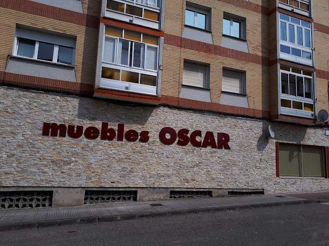 Fotografia tomada fuera de Muebles Oscar - Tienda de muebles en San Juan de la Arena, Asturias