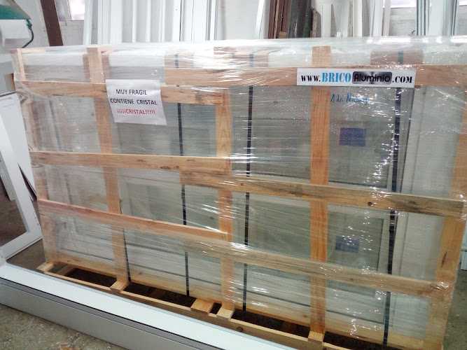 Fotografia tomada fuera de Brico Aluminio - Carpintería metálica y de aluminio en Esparragosa de Lares, Badajoz