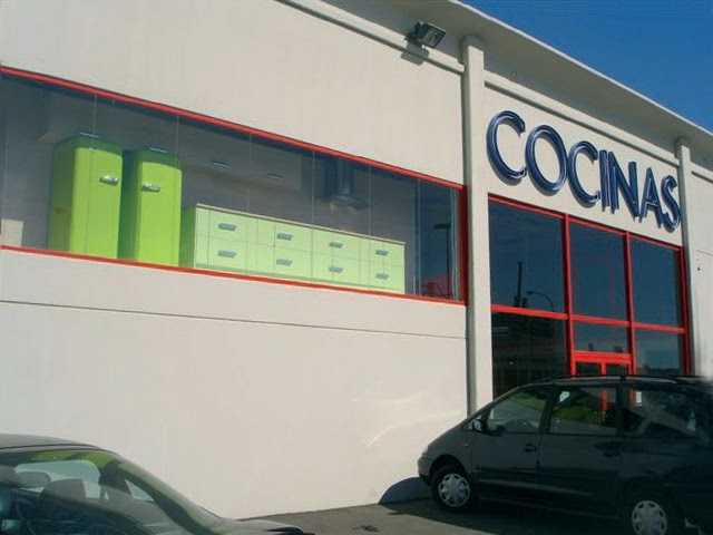 Fotografia tomada fuera de TPC Cocinas Tarragona - Botiga de mobiliari de cuina en La Canonja, Tarragona