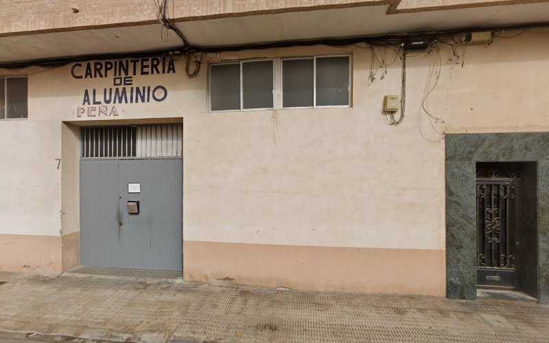 Fotografia tomada fuera de Carpintería de Aluminio Peña - Carpintería metálica y de aluminio en Grao de Castellón, Castellón