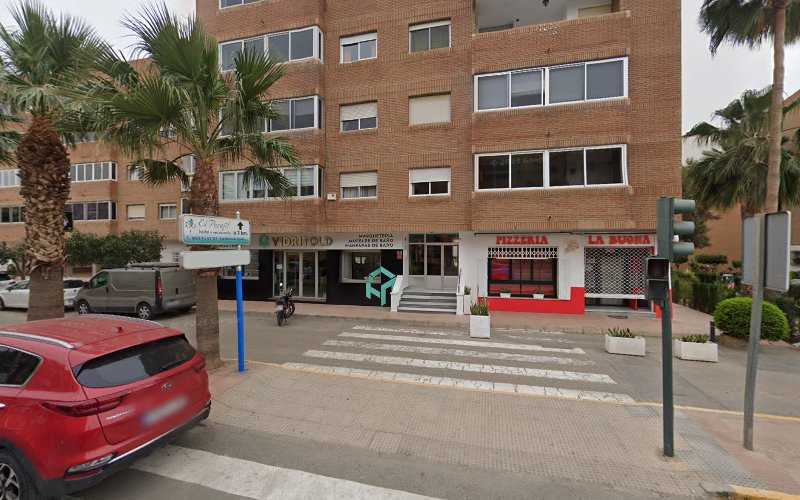 Fotografia tomada fuera de Vidritold - Carpintería metálica y de aluminio en urb monte, Almería