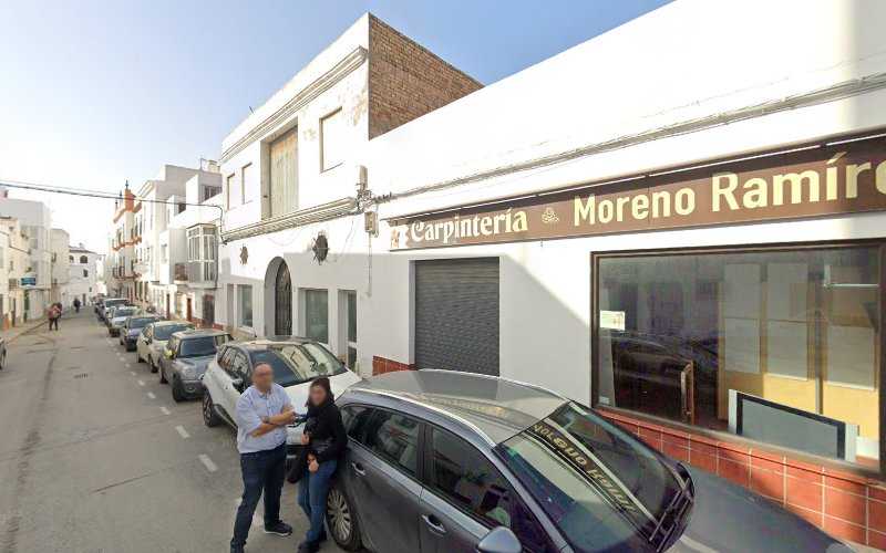 Fotografia tomada fuera de Carpintería Moreno - Conil - Carpintería en Conil de la Frontera, Cádiz