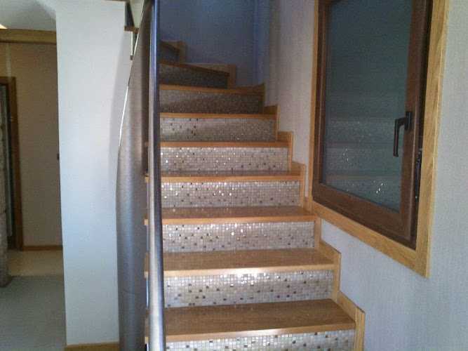 Fotografia tomada fuera de CARPINTERIA VICFRA - Carpintero en Valadares, Pontevedra