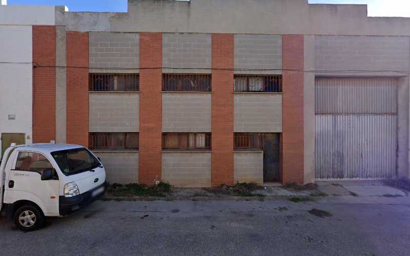 Fotografia tomada fuera de Persianas Castellar - Carpintero en Castellar del Vallès, Barcelona