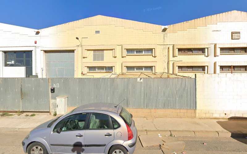 Fotografia tomada fuera de Aluminis Clariana Tot En Alumini - Metal·listeria en Castellar del Vallès, Barcelona