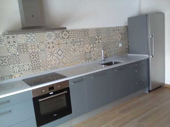 Fotografia tomada fuera de Muebles Buil - Fábrica de muebles en Castejón de Monegros, Huesca