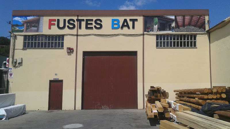Fotografia tomada fuera de Fustes Bat - Fusteria en Granollers, Barcelona