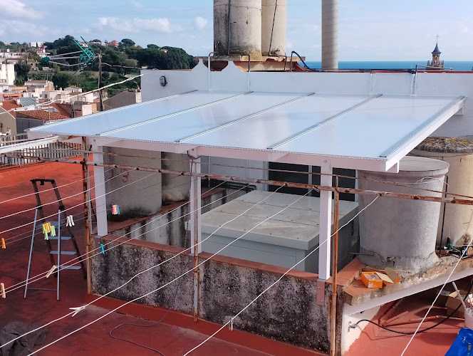 Fotografia tomada fuera de ALUMINI I VIDRE VALLMAR, S.L.L. - Metal·listeria en Granollers, Barcelona