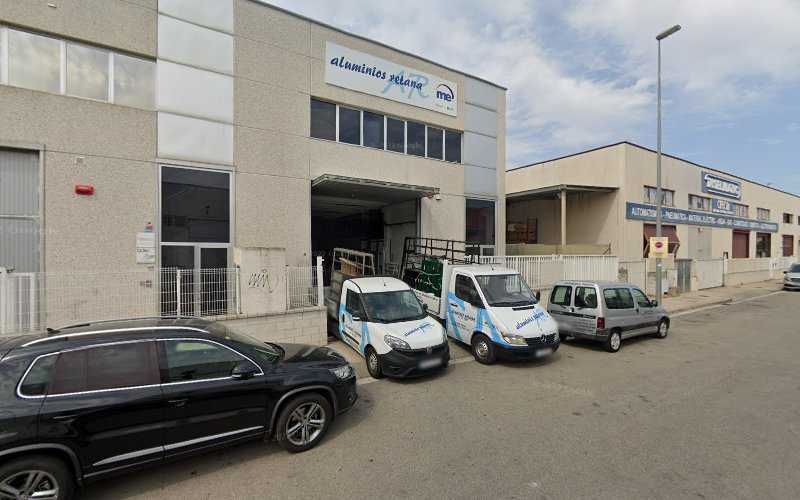 Fotografia tomada fuera de Aluminios Retana SL - Fábrica en Granollers, Barcelona