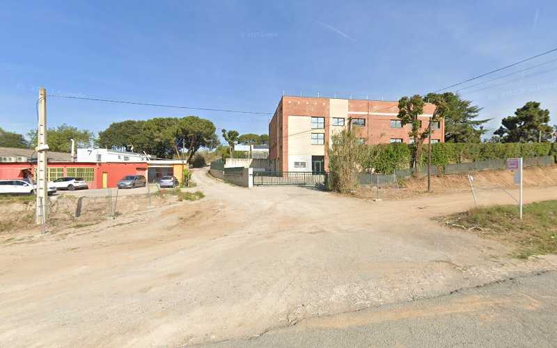 Fotografia tomada fuera de Carpintería Cardedeu - Fusteria en Corró d'Avall, Barcelona