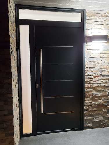 Fotografia tomada fuera de Aluminis Gómez Tarragona S.L. - Metal·listeria en Campsa, Tarragona