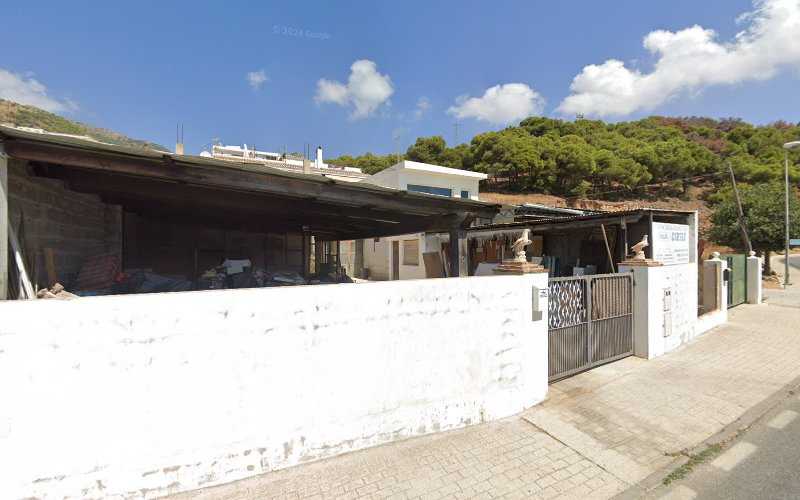 Fotografia tomada fuera de Carpinteria y Ebanisteria Cortes - Fábrica de muebles en Mijas, Málaga