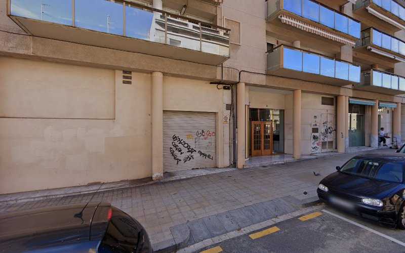 Fotografia tomada fuera de Carpintería Reus - Carpintería en Reus, Tarragona