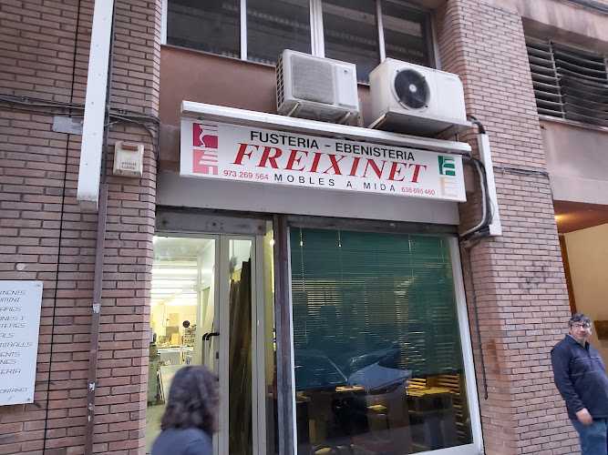 Fotografia tomada fuera de Fusteria Freixinet - Fusteria en Lleida, Lérida