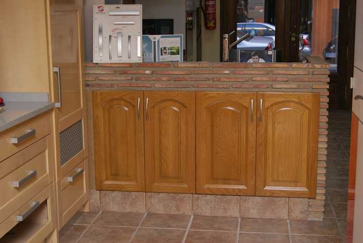 Fotografia tomada fuera de Hiperfusta S.L. - Exposición - Carpintería en Castellón de la Plana, Castellón