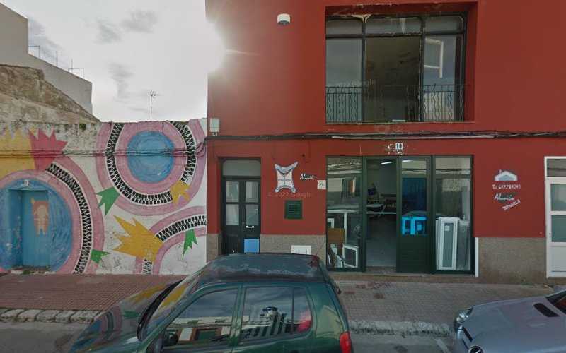 Fotografia tomada fuera de Alunión Menorca - Carpintería metálica y de aluminio en Es Castell, Baleares