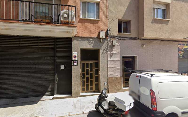 Fotografia tomada fuera de Aluminios Lencar - Carpintería metálica y de aluminio en Tarragona, Tarragona