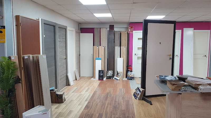 Fotografia tomada fuera de Puertas Chayan - Carpintería en Alicante, Alicante