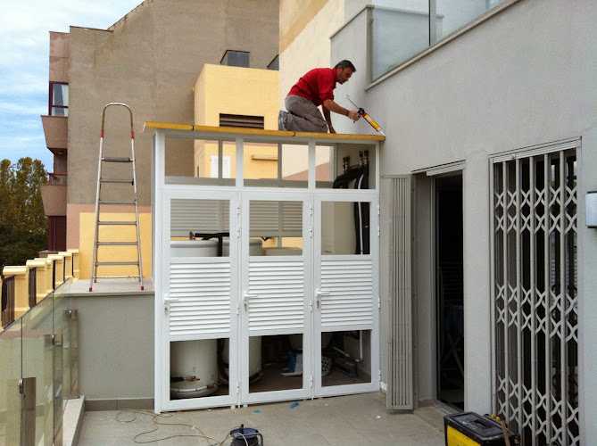 Fotografia tomada fuera de Carpintería Alumihogar - Carpintería metálica y de aluminio en Alicante, Alicante