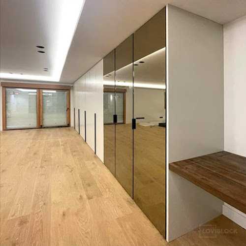 Fotografia tomada fuera de Lovi-Block Alicante - Tienda de armarios en Alicante, Alicante