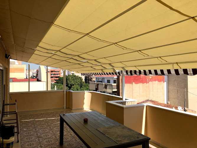 Fotografia tomada fuera de Benalum - Carpintería metálica y de aluminio en Alicante, Alicante