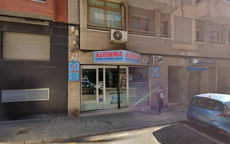 Fotografia tomada fuera de Aluinma - Carpintería metálica y de aluminio en Alicante, Alicante