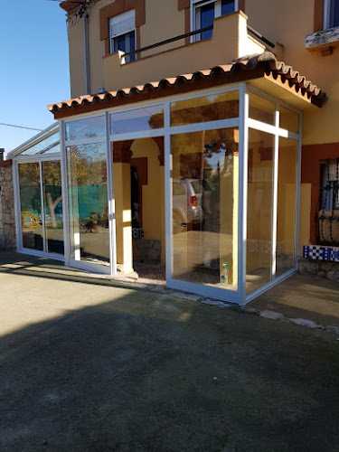 Fotografia tomada fuera de Serralleria d'Alumini Garcia-Ibars - Carpintería metálica y de aluminio en Hostalets, Tarragona