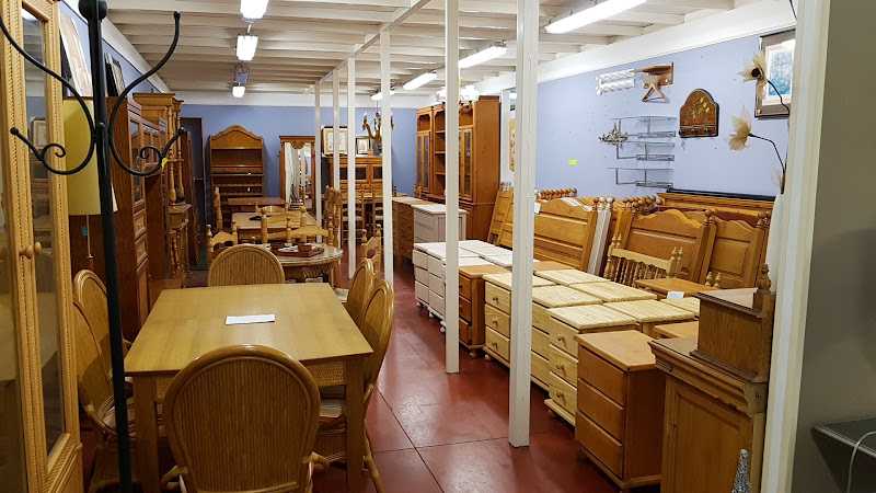 Fotografia tomada fuera de MUEBLES PUELL - Botiga de mobles en El Perelló, Tarragona