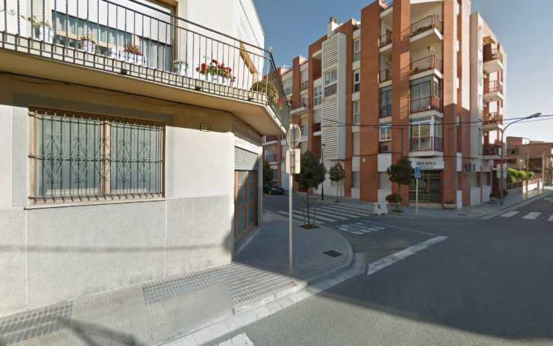Fotografia tomada fuera de Gibert Derivats de la Fusta - Tienda de armarios en Mont-roig del Camp, Tarragona