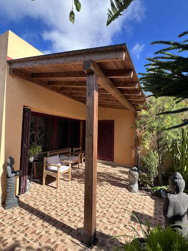 Fotografia tomada fuera de Vulcan Carpinteria - Carpintería en Lajares, Las Palmas