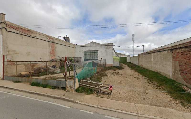 Fotografia tomada fuera de Carpintería Lázaro - Tienda de armarios en Soria, Soria