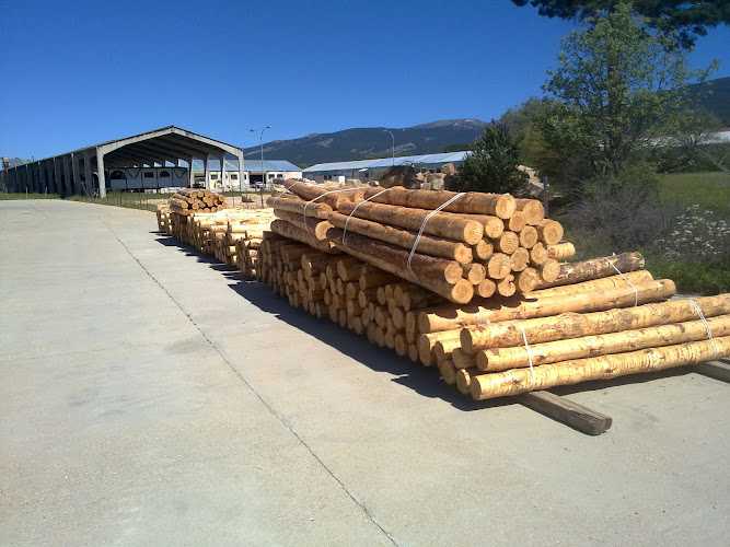 Fotografia tomada fuera de Maderas Garma - Carpintería en Covaleda, Soria