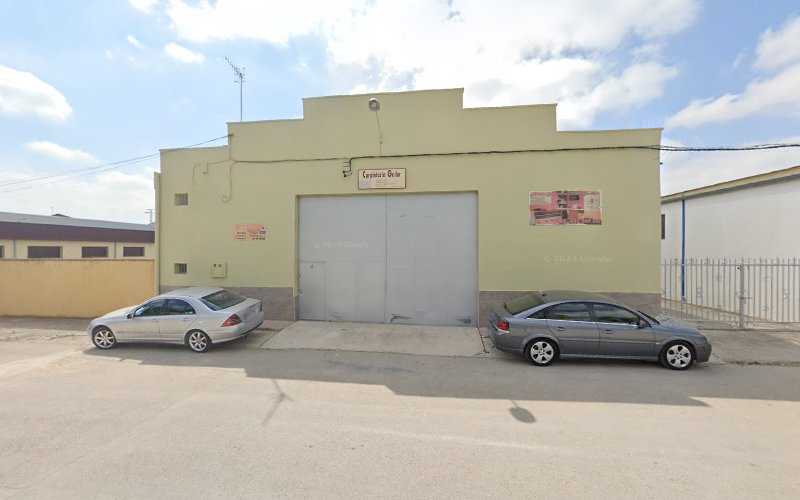 Fotografia tomada fuera de Carpinteria Gallur - Fábrica en Caudete, Albacete