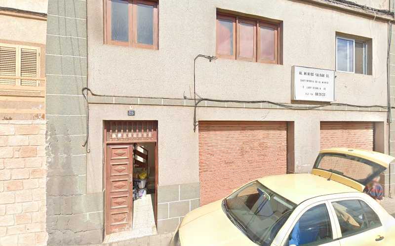 Fotografia tomada fuera de Aluminios Gáldar - Carpintería metálica y de aluminio en Gáldar, Las Palmas