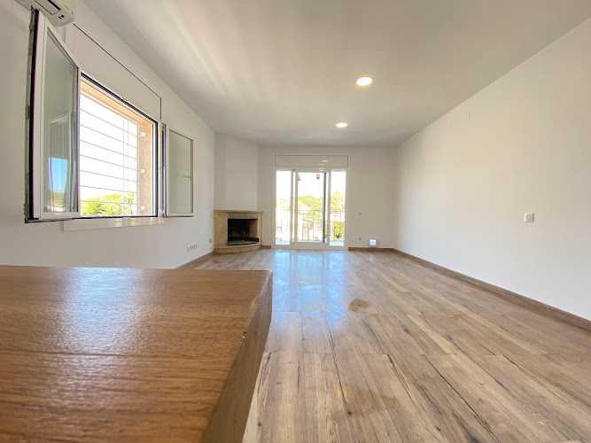 Fotografia tomada fuera de Carpintería - Apliservice - Carpintería en Calafell, Tarragona