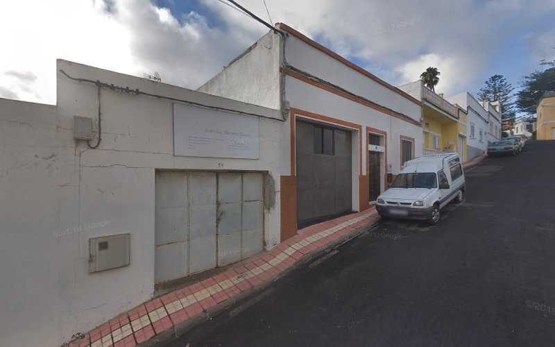 Fotografia tomada fuera de José Luis Navarro Suárez - Carpintería metálica y de aluminio en Firgas, Las Palmas