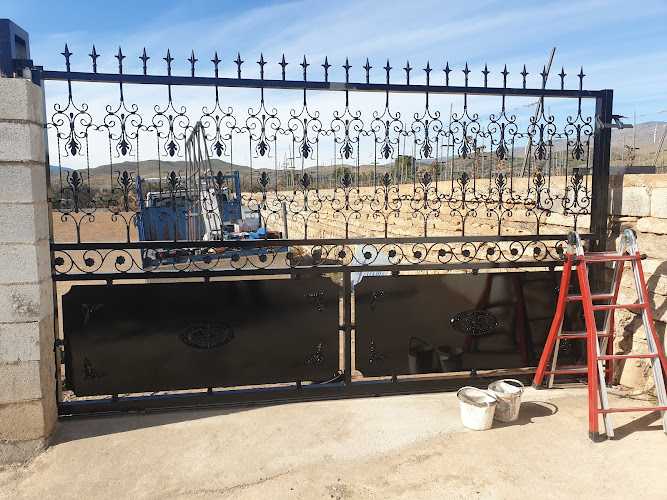 Fotografia tomada fuera de GARRIDO METALES - Metalwork en Fiñana, Almería